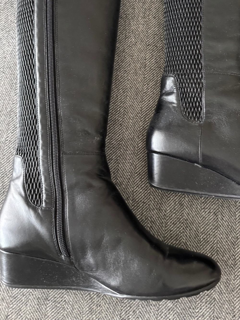 COLE HAAN, BLACK TEXTURED LEATHER AND LEATHER FRONT, WINTER BOOTS